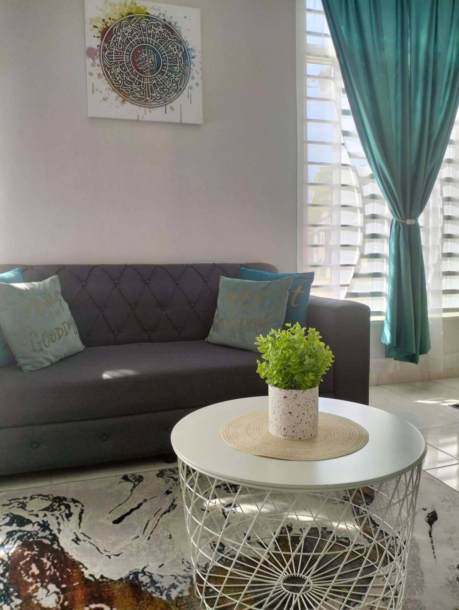 D'Sara Homestay Fully Furnished 3 Bedrooms All Aircond 2 Miles Centre Chukai 외부 사진